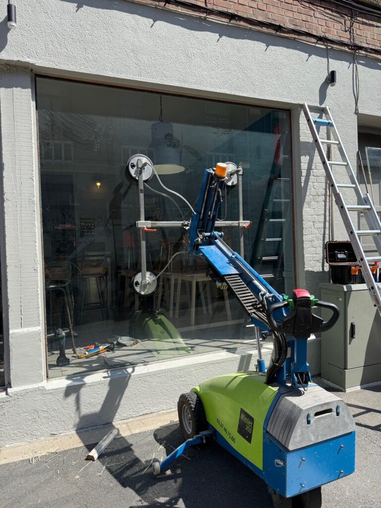 Changement vitrine magasin : notre intervention à Lille quartier Saint-Maurice