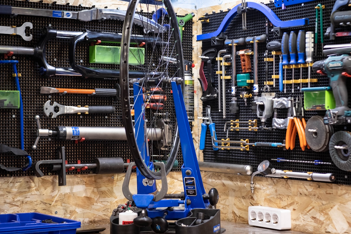 A room filled with lots of different types of tools